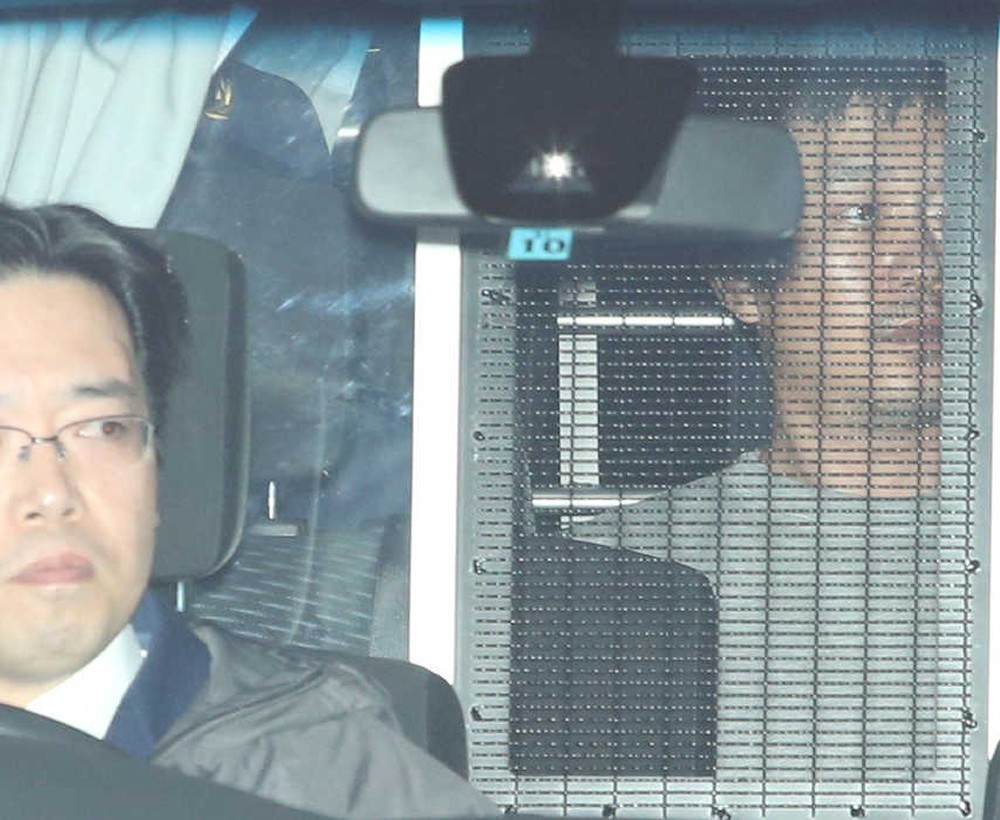 【画像・写真】２日、検察での取り調べを終え警視庁に戻った新井浩文容疑者（撮影・荻原　浩人）