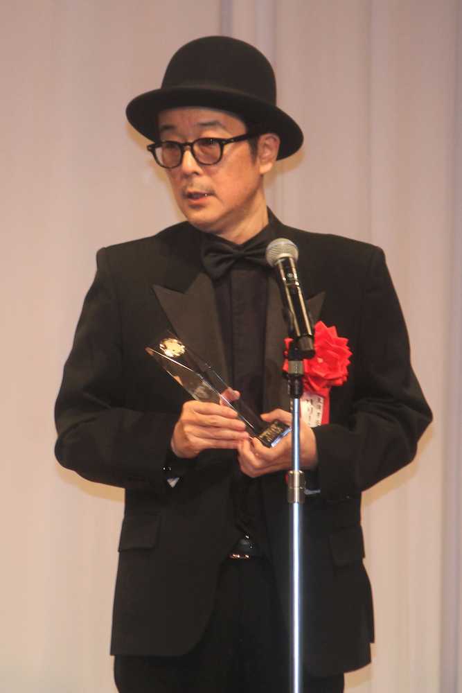 【画像・写真】リリーが主演男優賞　２度目の栄冠もなぜかトロフィー３つ保有