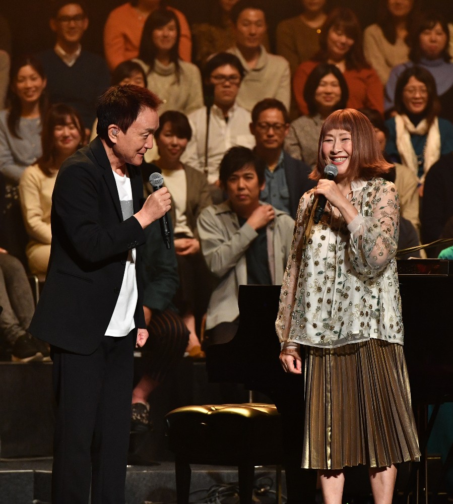 小田和正（左）がホストを務める音楽特番「風のようにうたが流れていた」の収録に参加した矢野顕子（Ｃ）ＴＢＳ