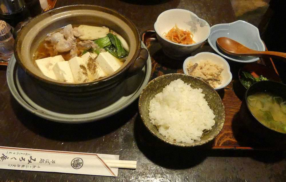 将棋の藤井聡太七段がゆかりのそば店「みろく庵」で昼食に注文した肉豆腐定食