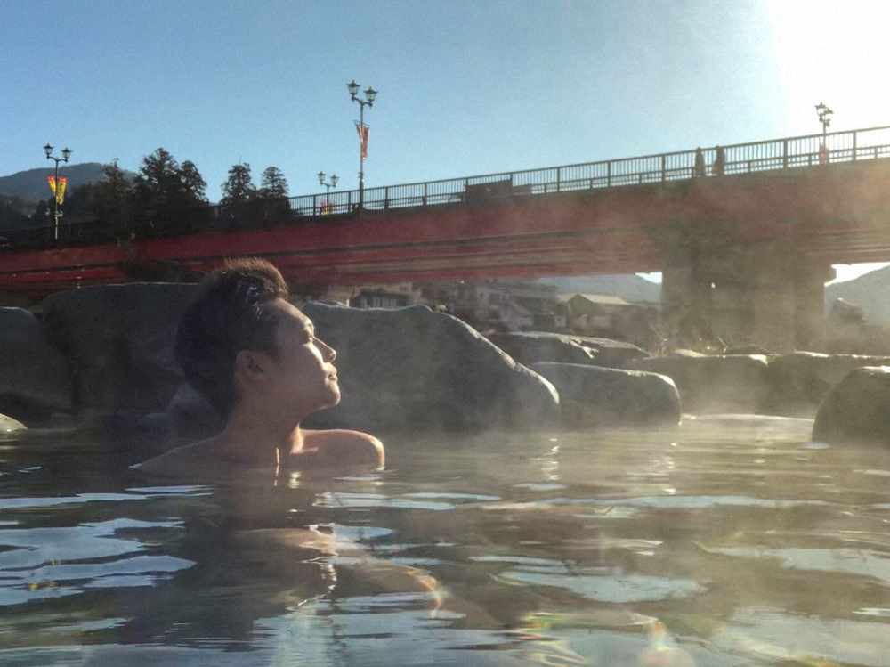 【画像・写真】水着で入る下呂温泉の名物〝美肌の湯〟