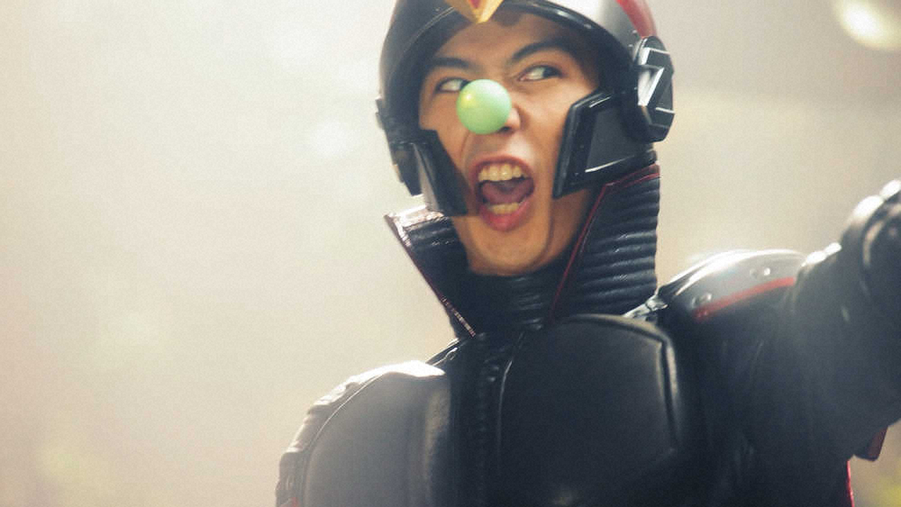 【画像・写真】賀来賢人が“ヒーロー”変身　少女を救うワイファーイ！