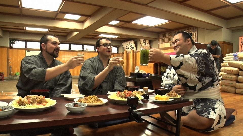 テレビ東京「YOUは何しに日本へ？」2時間スペシャルに出演する琴奨菊（右端）（C）テレビ東京