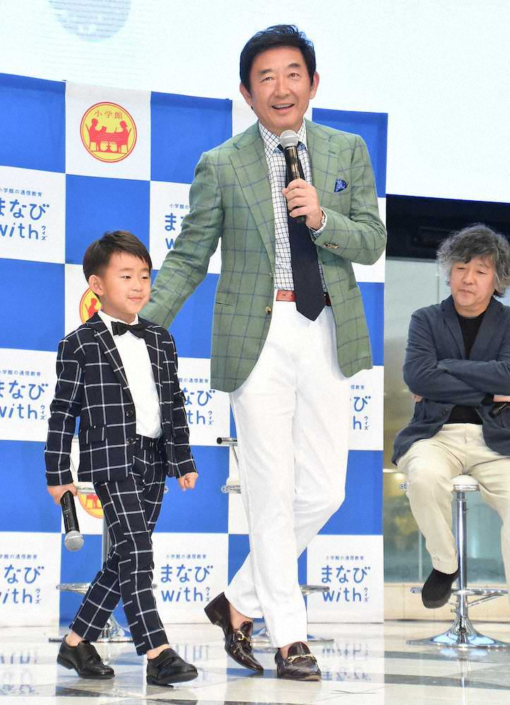 【画像・写真】“親子2代で素足”石田純一&理汰郎くん　好きな球団はもちろん…