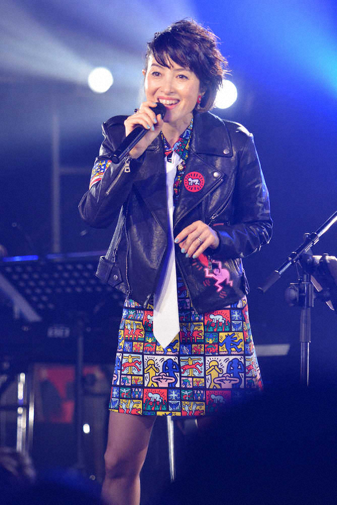 【画像・写真】膝上15センチ　50歳荻野目洋子　35周年初ものづくしライブ