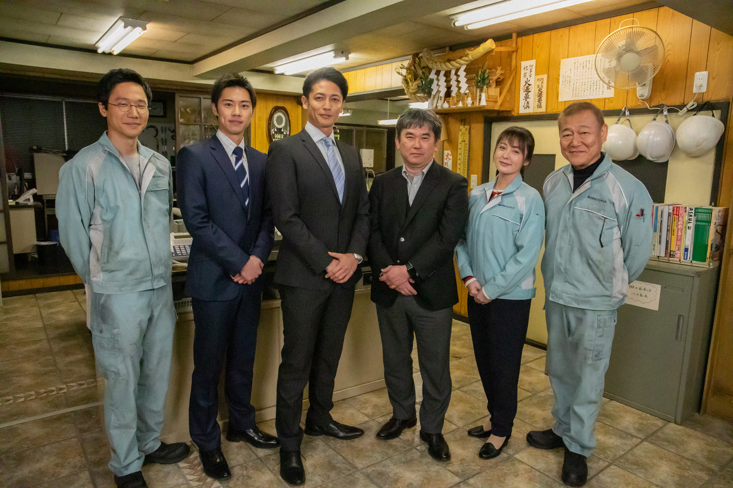 【画像・写真】玉木宏主演　テレ東「スパイラル」　原作者・真山仁氏が現場を激励訪問