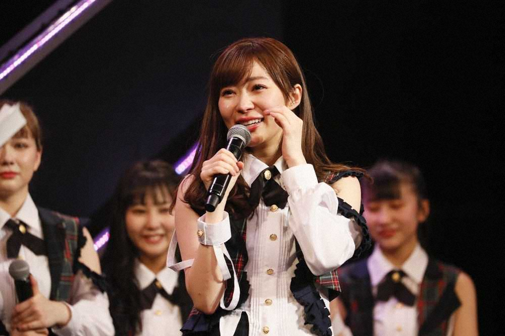 【画像・写真】卒業公演で目を潤ませる指原莉乃