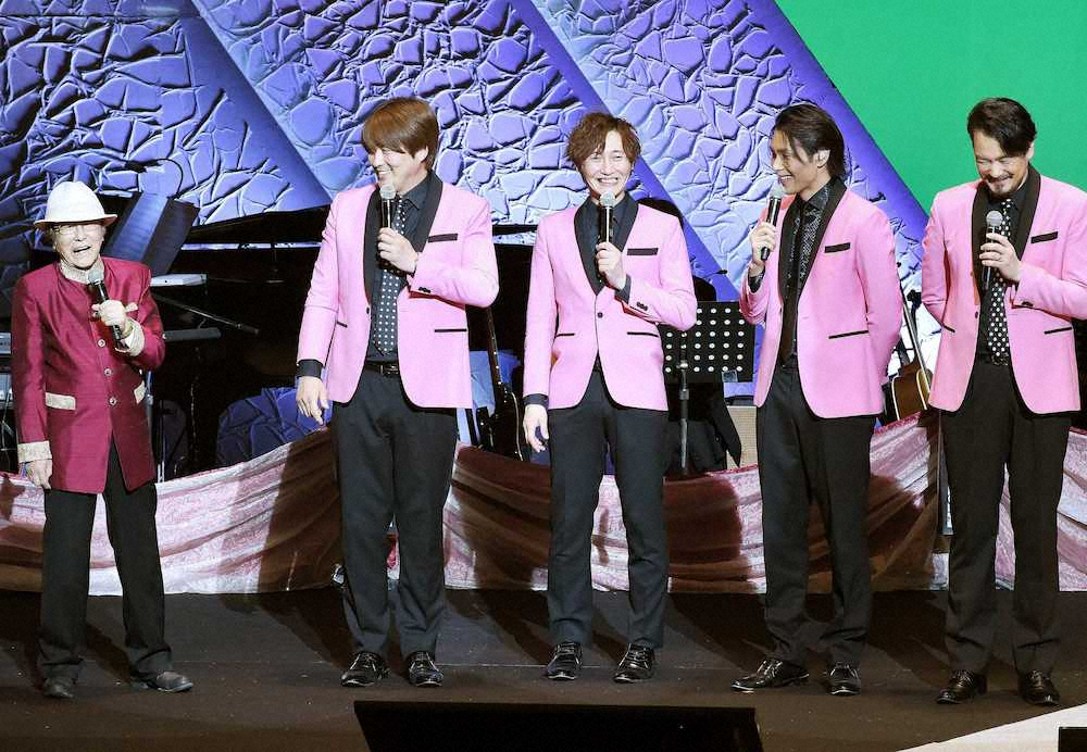 【画像・写真】純烈リーダー酒井自虐「会う度に人数が減っている不思議なグループ」　浜村淳にもイジられた