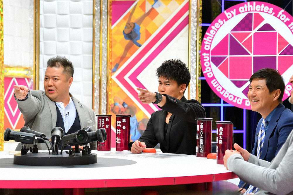 MBSテレビ「戦え！スポーツ内閣」に出演の（左から）小杉竜一、武井壮、関根勤