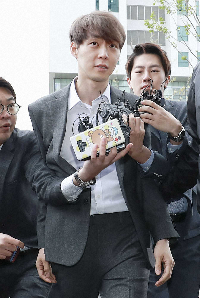 韓国の水原地裁に出頭するパク・ユチョン容疑者