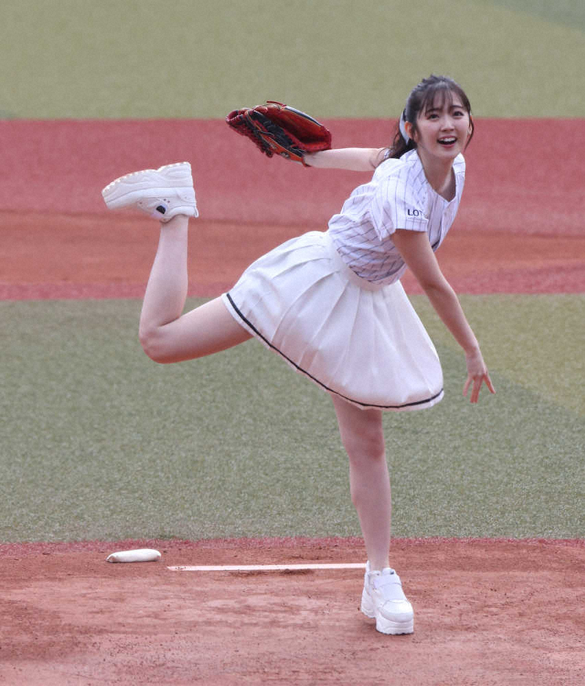 【画像・写真】元℃―ute鈴木愛理　ノーバンならずもナイスボールに大喜び