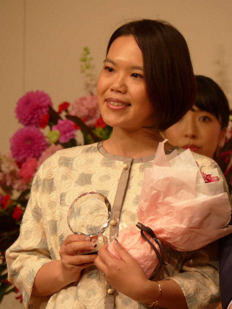 【画像・写真】辻村深月さん「一生作家で居続けたい」　周囲に支えられ子育てと執筆両立
