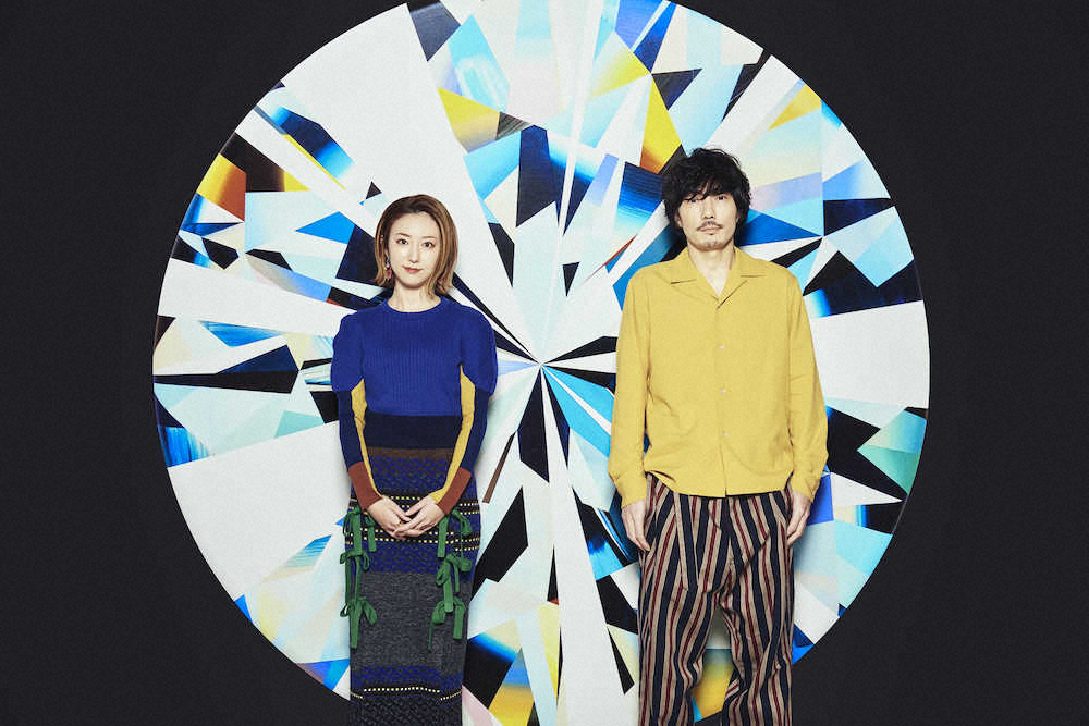 音楽ユニット「moumoon」YUKA（左）とMasaki