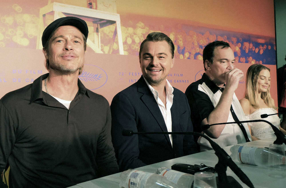 カンヌ国際映画祭で記者会見する（左から）ブラッド・ピットさん、レオナルド・ディカプリオさん、クエンティン・タランティーノ監督