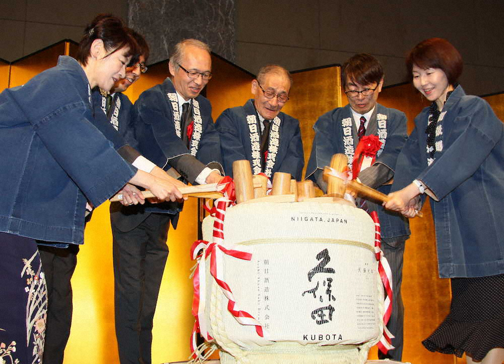 【画像・写真】盛大に女流棋士発足45周年パーティー　羽生九段らも祝福