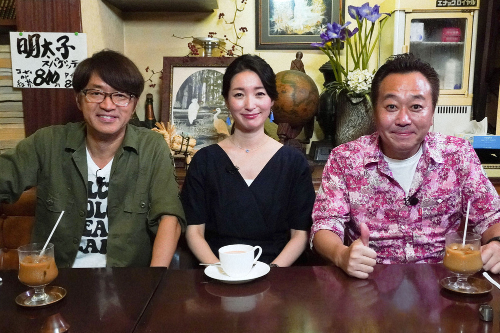 約2年ぶりに「モヤモヤさまぁ～ず2」に出演する大江麻理子キャスター（中央）。大竹一樹（左）と三村マサカズとの懐かしい絡みが注目される（C）テレビ東京