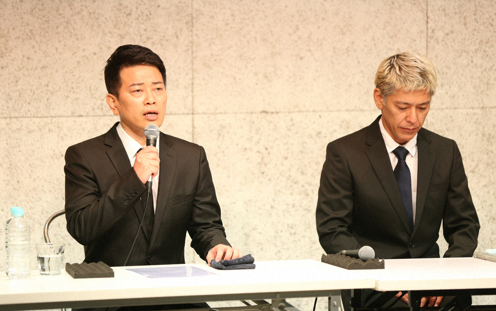 7月20日に会見を開いた宮迫博之（左）と田村亮