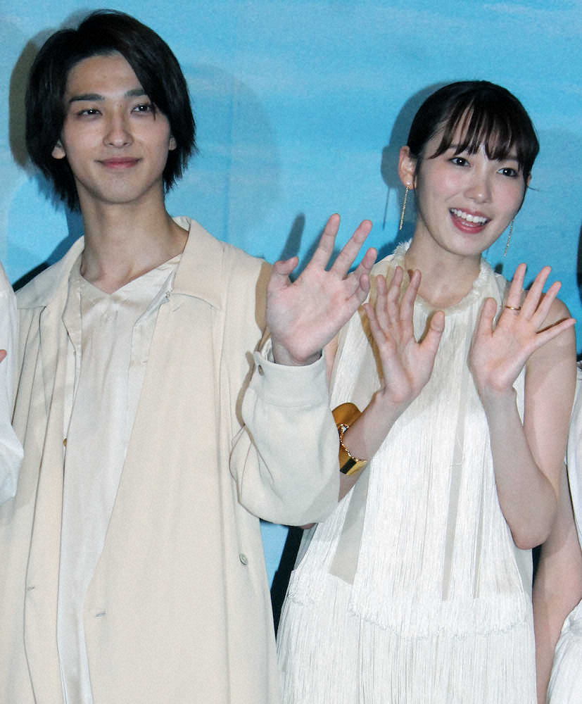 【画像・写真】飯豊まりえ、共演の横浜流星ベタ褒め「どんなボールも受け入れてくれた」