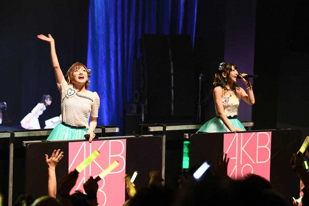 【画像・写真】AKB48全国ツアー神奈川公演チーム4　全員汗びっしょり冒頭から7曲連続で披露