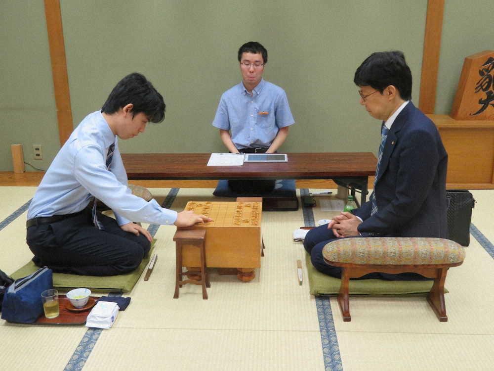 【画像・写真】藤井七段、谷川九段と激突　勝った方が王将戦挑戦者決定リーグへ