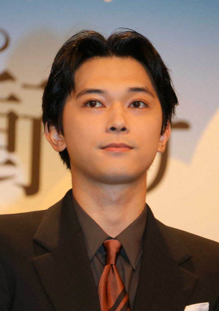 2021年NHK大河ドラマ「青天を衝（つ）け」制作・主演発表会見に出席した、主演の吉沢亮