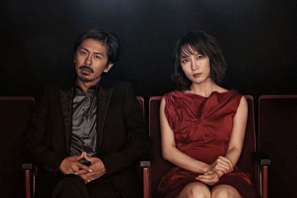 舞台「FORTUNE」に出演するV6の森田剛（左）と吉岡里帆