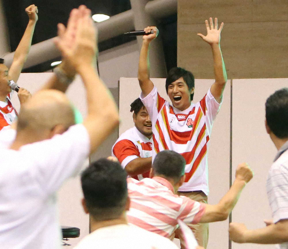 【画像・写真】元ラガーマン俳優・高橋光臣「予言通り」福岡の活躍に大喜び