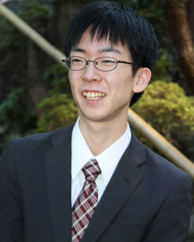 【画像・写真】19歳芝野虎丸名人、快挙から一夜「眠い」　祝福LINEは100通　実感は「これからゆっくり」