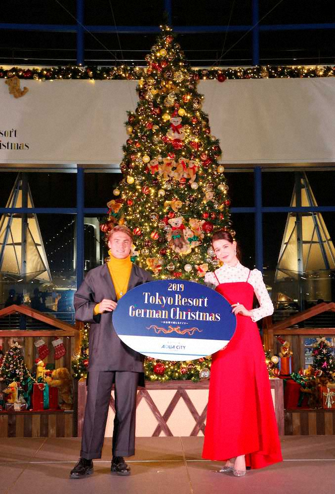 【画像・写真】トラウデン直美　ツリー点灯に笑顔、Xマスの予定は「まだないです」
