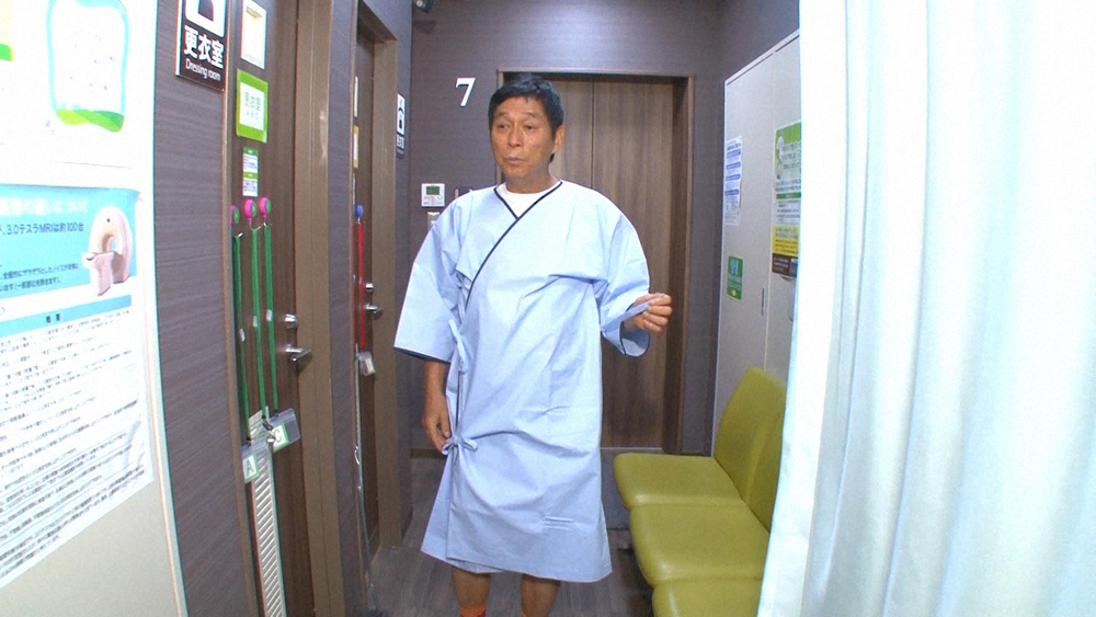 日本テレビ特番「誰も知らない明石家さんま」初の脳ドックを受診する明石家さんま（C）日本テレビ