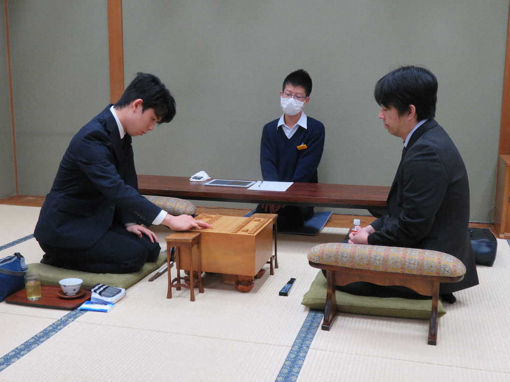 【画像・写真】藤井聡太七段　久保利明九段と対戦　王将戦挑戦者決定リーグ
