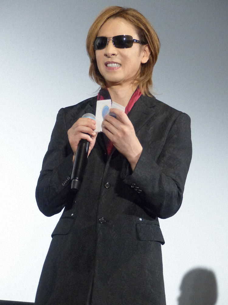 映画「ブライトバーン/恐怖の拡散者」の公開記念イベントに登壇したX　JAPANのYOSHIKI