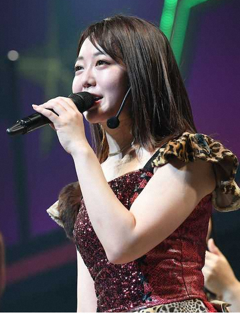 峯岸みAKB48全国ツアーのチームK公演で、目に涙を浮かべる峯岸みなみ