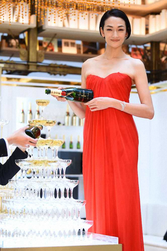【画像・写真】冨永愛　来年も“二刀流”「機会があれば俳優を」