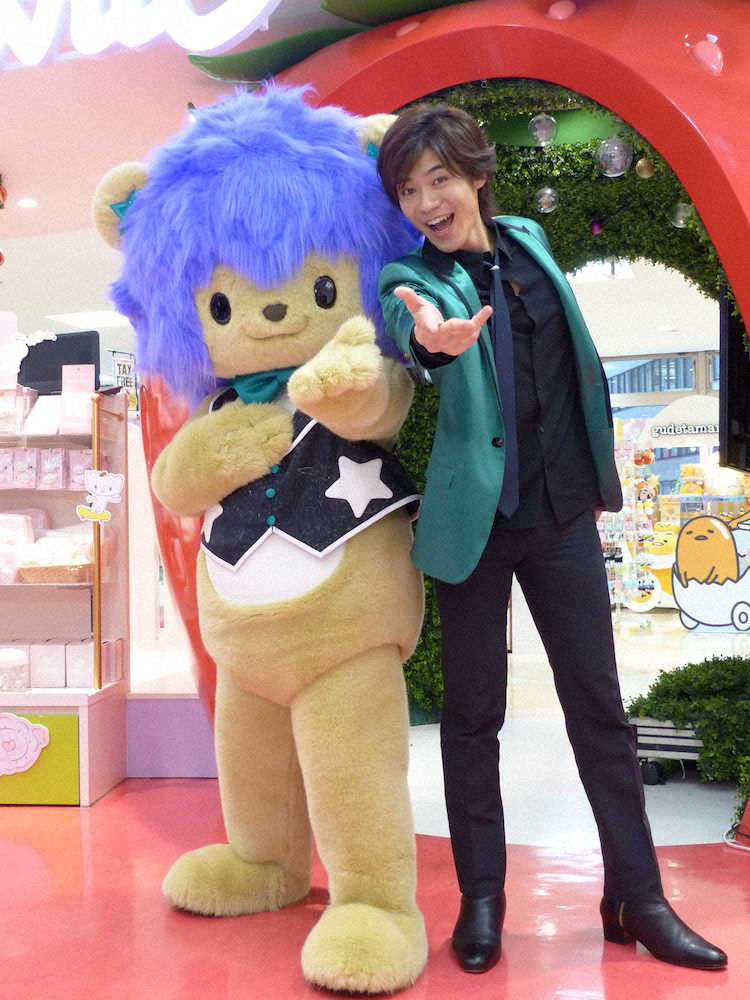 【画像・写真】新浜レオン　自身のコラボキャラ「れおすけ」と初共演「思ったよりかっこいい」