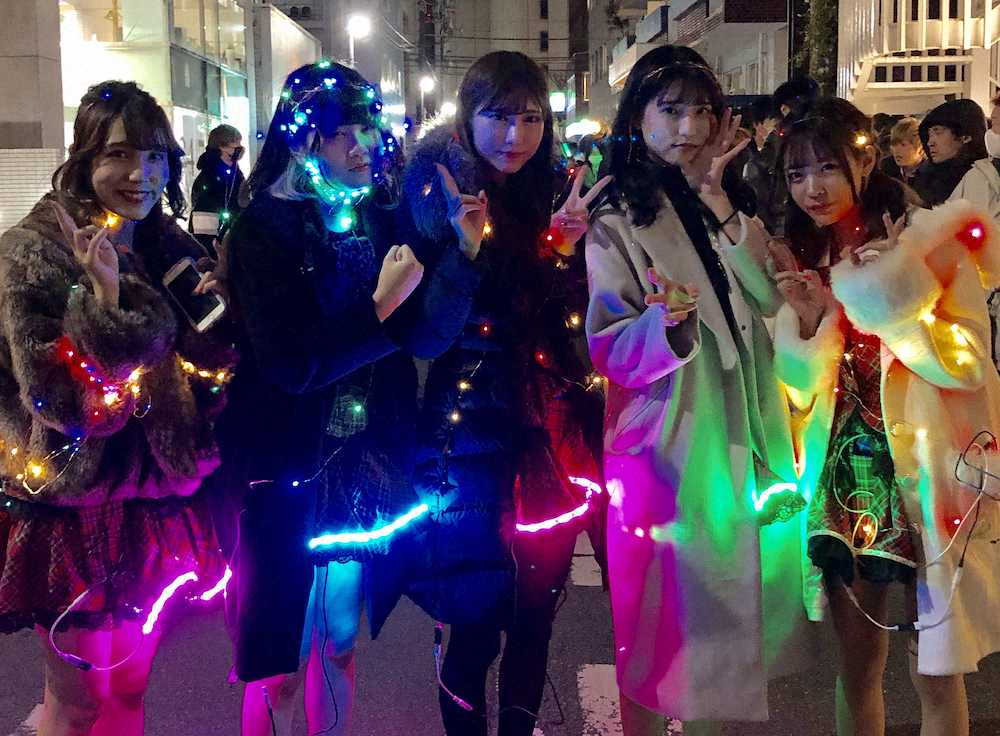 【画像・写真】トゥラブ、聖夜に光のパレード参加「とってもキレイで楽しかった」
