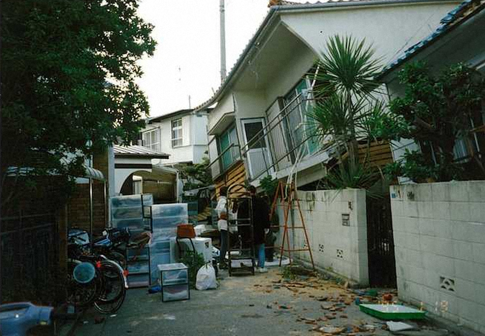 阪神淡路大震災で全壊したMBS高井美紀アナウンサーの自宅