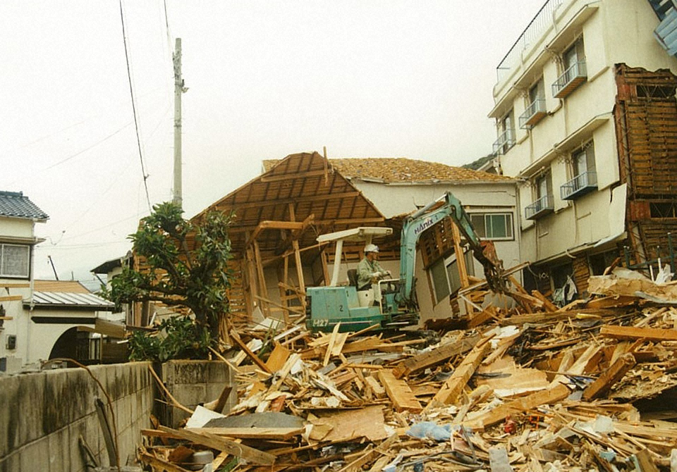阪神淡路大震災で全壊したMBS高井美紀アナウンサーの自宅