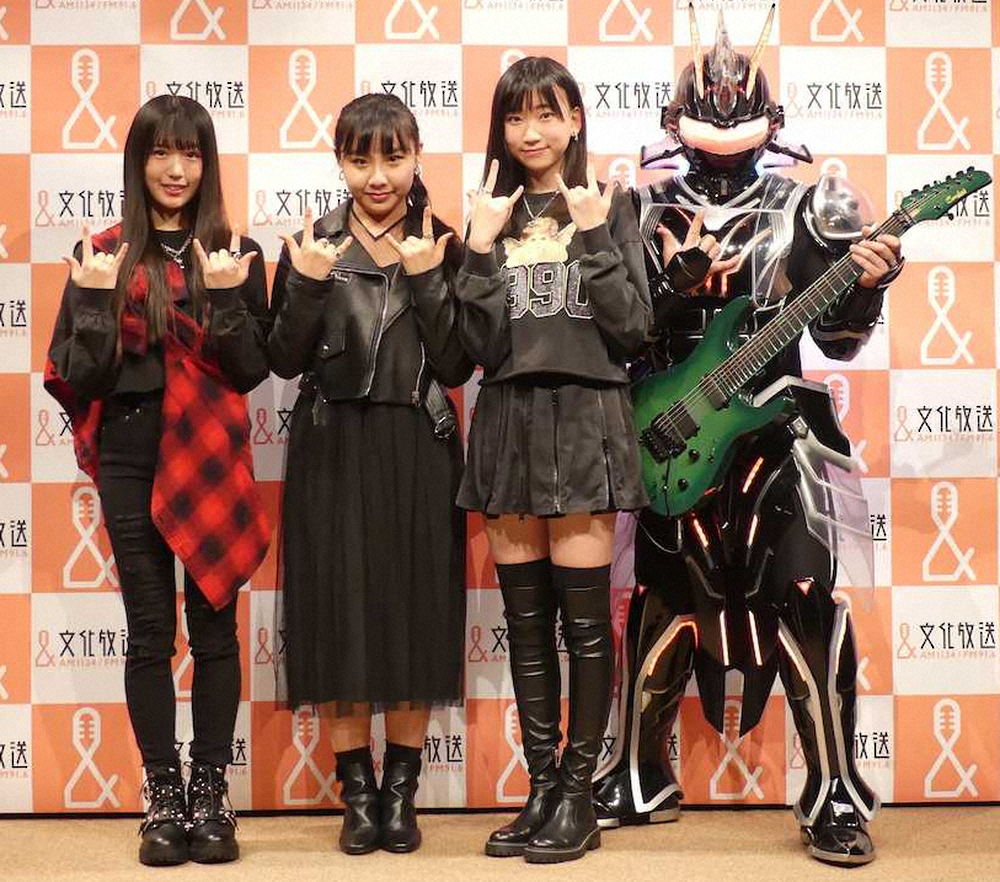 文化放送の定例会見にゲスト出演した「アイアンバニー」の（左から）Kotono、Hina、Minami、Ediee　Ironbunny