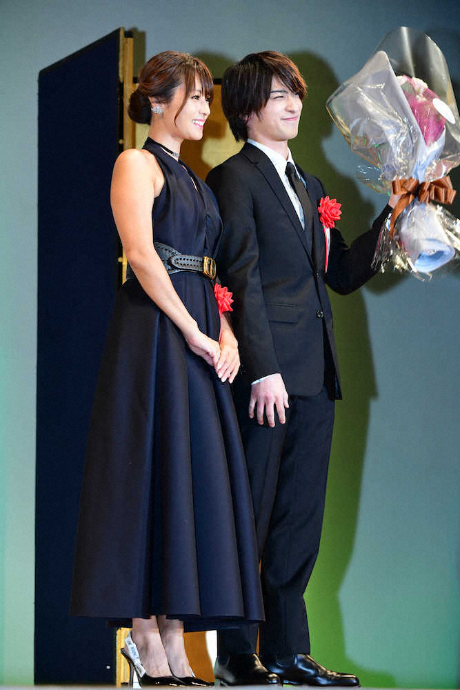 「2020年　エランドール賞」授賞式に出席した深田恭子と横浜流星