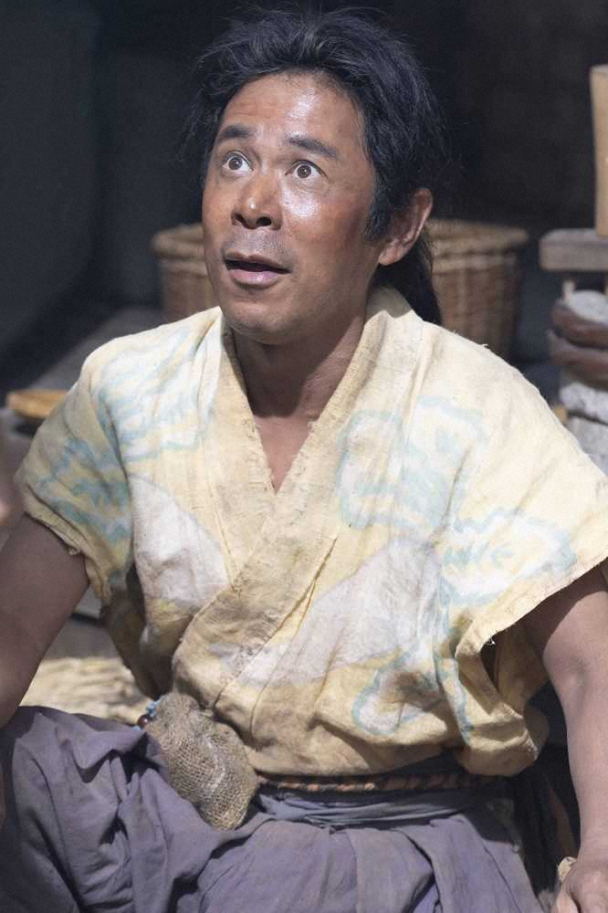 「麒麟がくる」で大河ドラマ初出演、菊丸を演じるナインティナインの岡村隆史（C）NHK