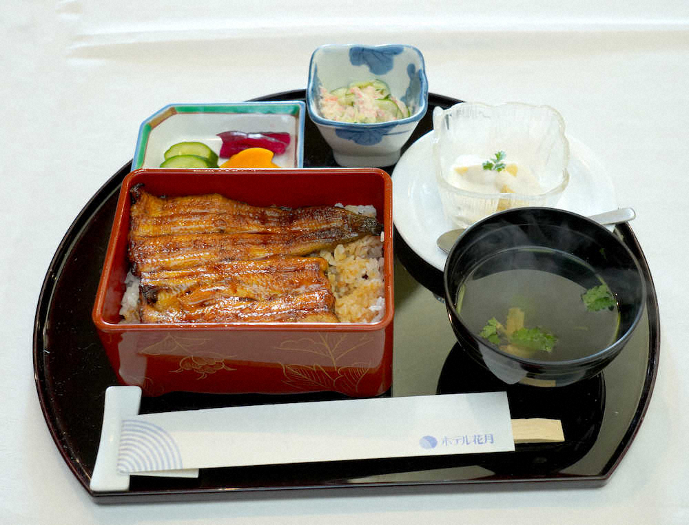 【画像・写真】王将戦第3局　渡辺王将＆広瀬八段、勝負メシはともに「うな重定食」