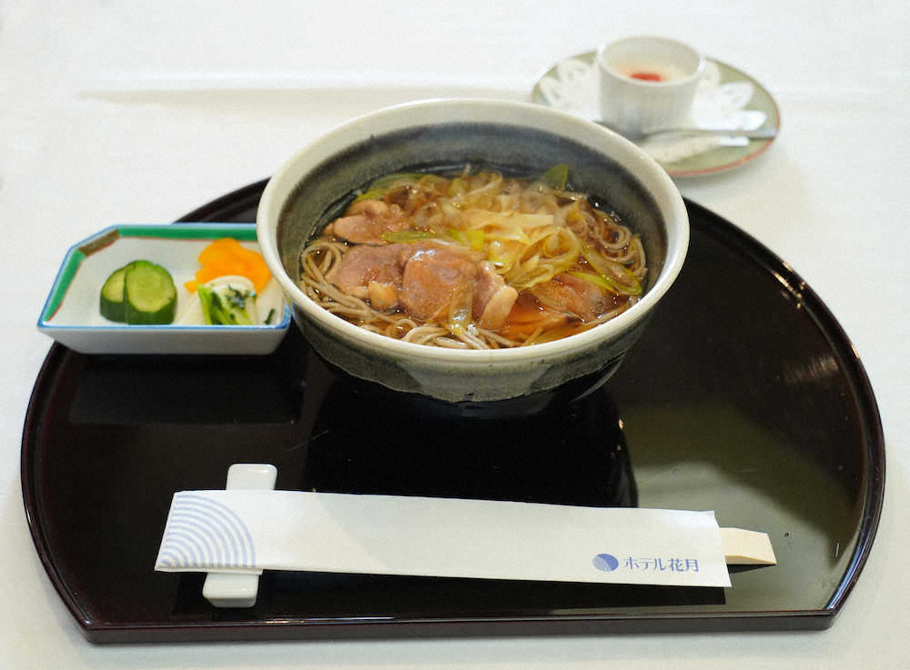 【画像・写真】王将戦第3局2日目“勝負メシ”　渡辺王将「鴨南ばんそば」広瀬八段は「焼肉重」