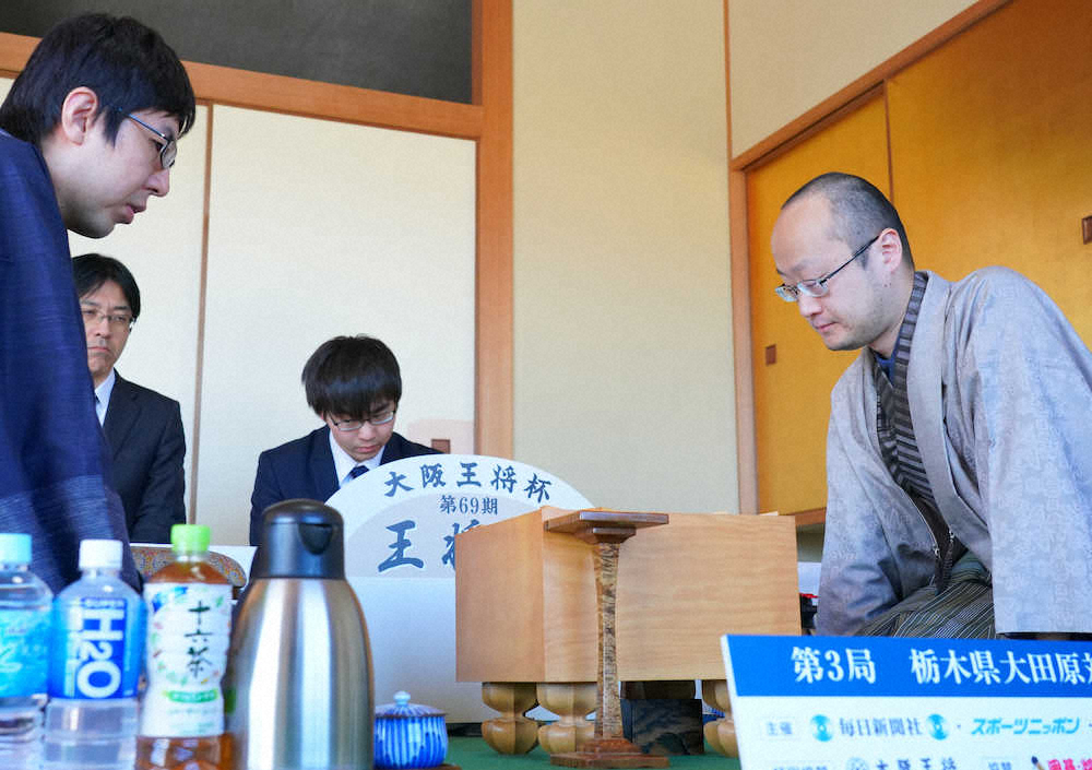 【画像・写真】王将戦第3局　渡辺王将の勝利で2勝1敗に　第4局は20&21日、箱根で対決