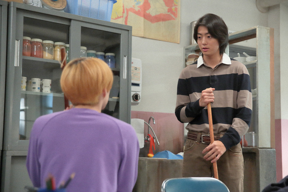 【画像・写真】【明日2月14日のスカーレット】第113話　陶器と会話…謎の女性アンリの奇妙な行動に戸惑う喜美子だが