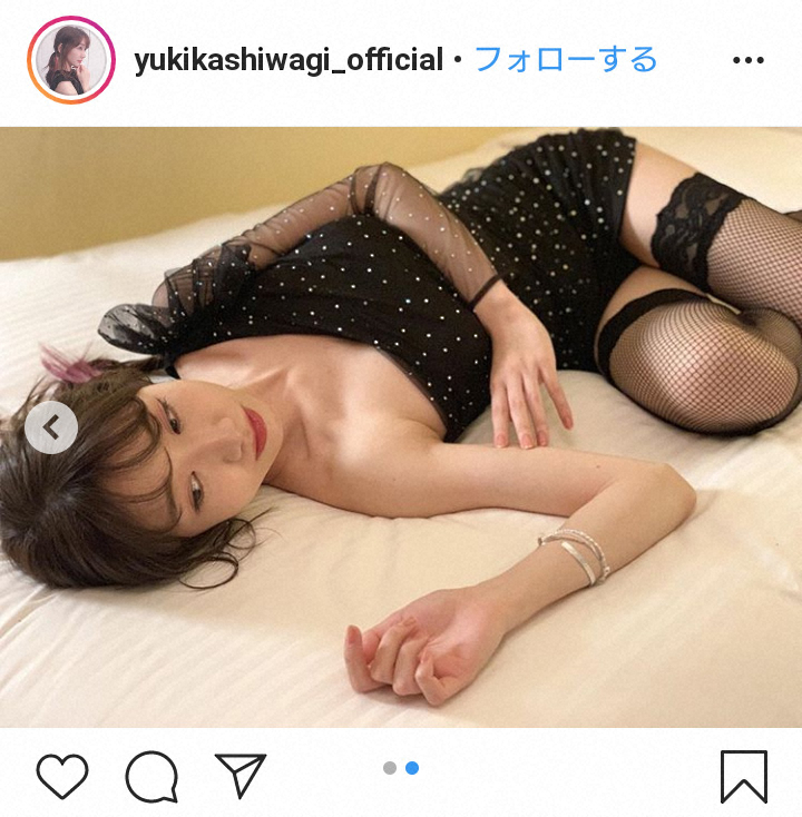 【画像・写真】柏木由紀　黒のミニドレス＆網タイツ姿公開に「色気ありすぎ」「大人の色気ムンムン」