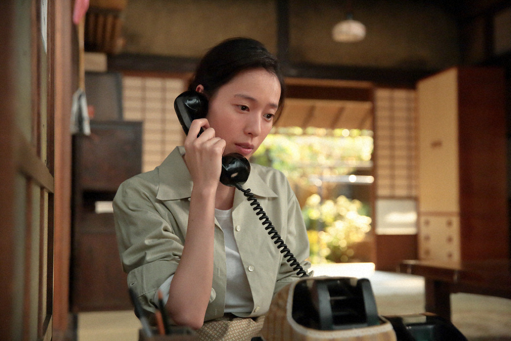 【画像・写真】【明日2月18日のスカーレット】第116話　夕食時に信作が連れてきたのは…戸惑う喜美子　照子は大慌て