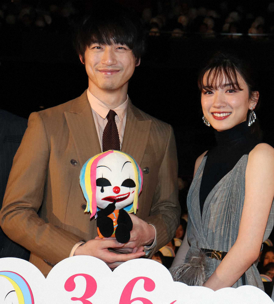 映画「仮面病棟」のジャパンプレミアに出席した坂口健太郎（左）と永野芽郁
