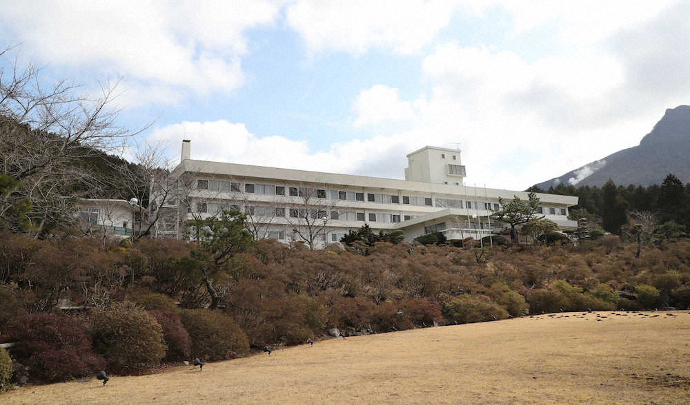 【画像・写真】立会人・深浦康市九段、花月園“3冠”に　湾岸戦争の記憶も…