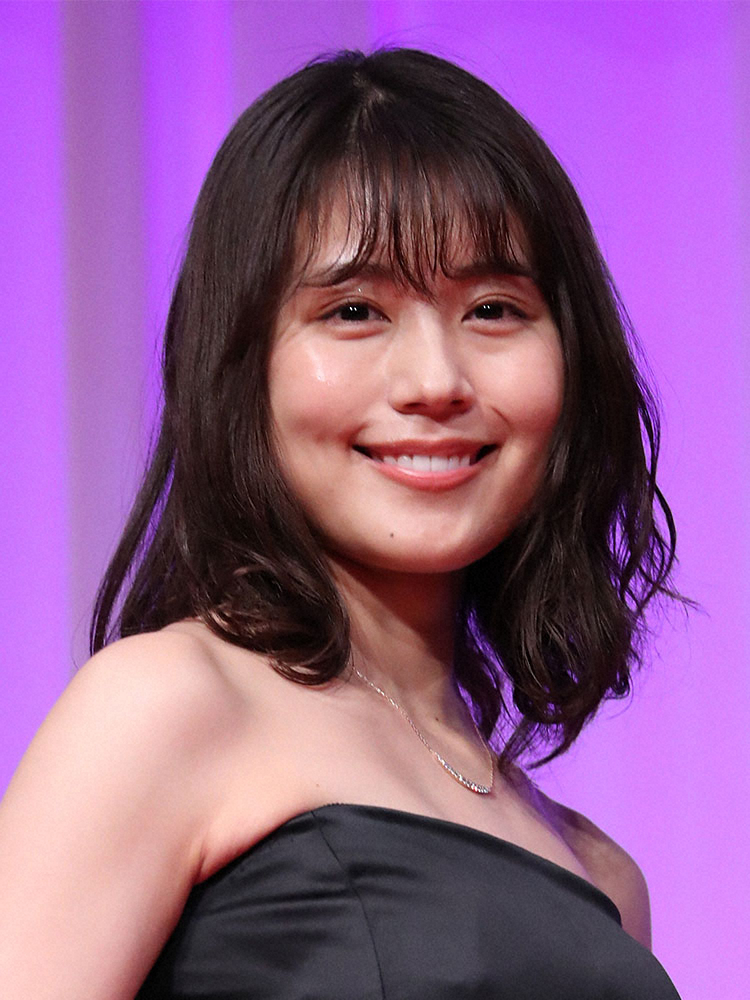 【画像・写真】有村架純　シースルー衣装公開　表情豊かな写真にファン絶賛「色気が…」「ドキッとしました」